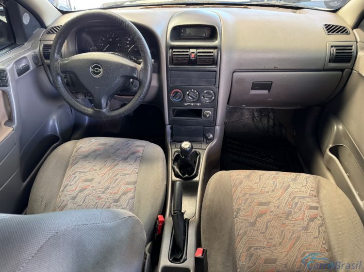 Avenida Veculos | Astra Sedan  02/02 - foto 3