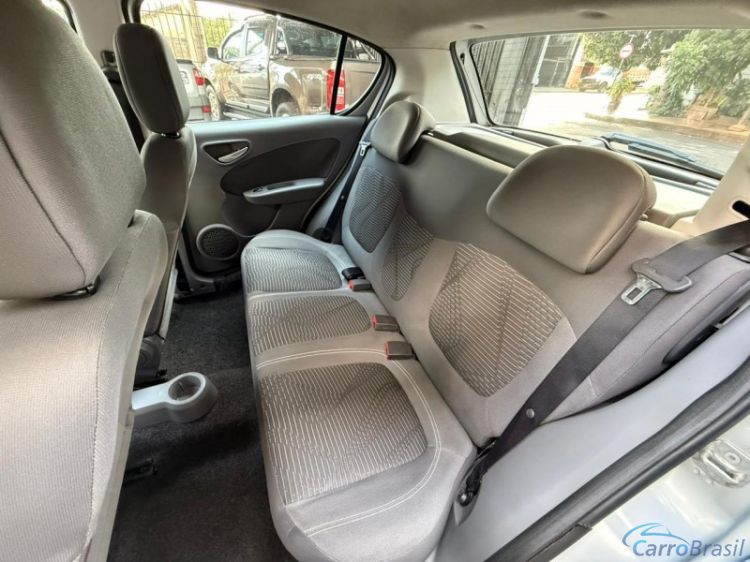 Paulinho Veculos | Palio Attractive 1.0 13/14 - foto 9