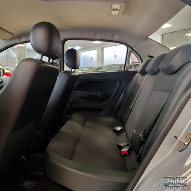 J Prime Automóveis | Voyage 1.0 MPI 22/23 - foto 8