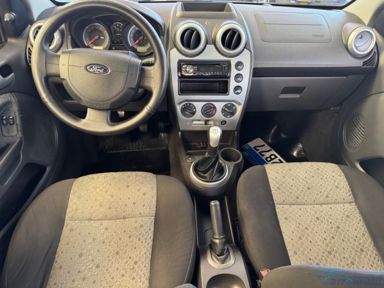 Avenida Veículos | Fiesta Hatch Class 1.6 12/12 - foto 3