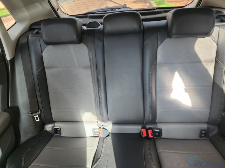 Brekar Veículos | Polo Hatch HighLine 19/19 - foto 8