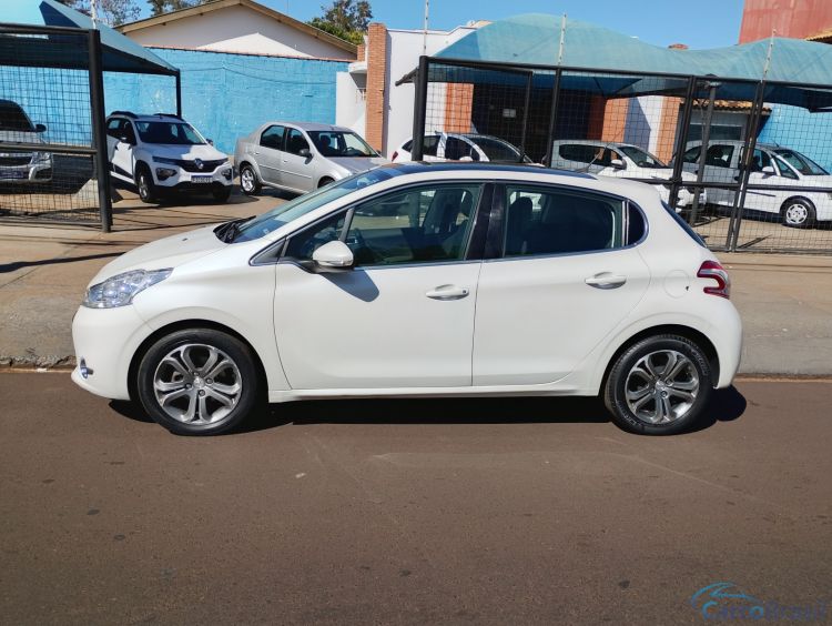 Classe A Veículos | 208 1.6 Griffe Automático 14/14 - foto 2