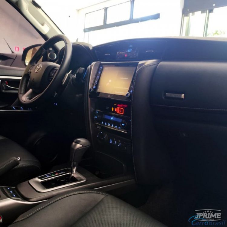 J Prime Automóveis | Hilux SW4 2.8 SRX 21/21 - foto 8