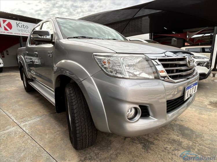 Kito Veculos | Hilux 2.7 SRV 4X2 CD 16V FLEX 4P AUTOMTICO 15/15 - foto 1