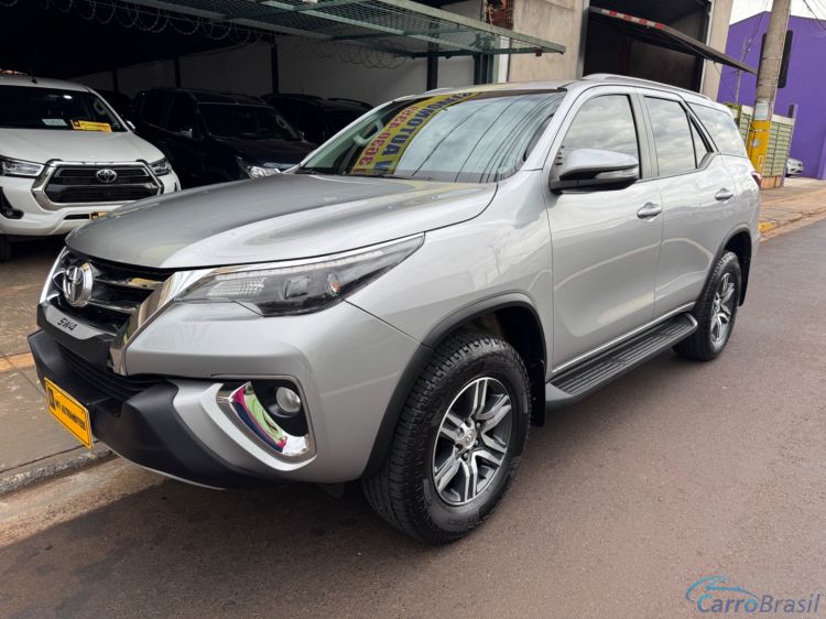 MV Automveis | Hilux 2.7 SR 7 LUGARES 4X2 16V FLEX 4P AUTOMTICO 17/17 - foto 1