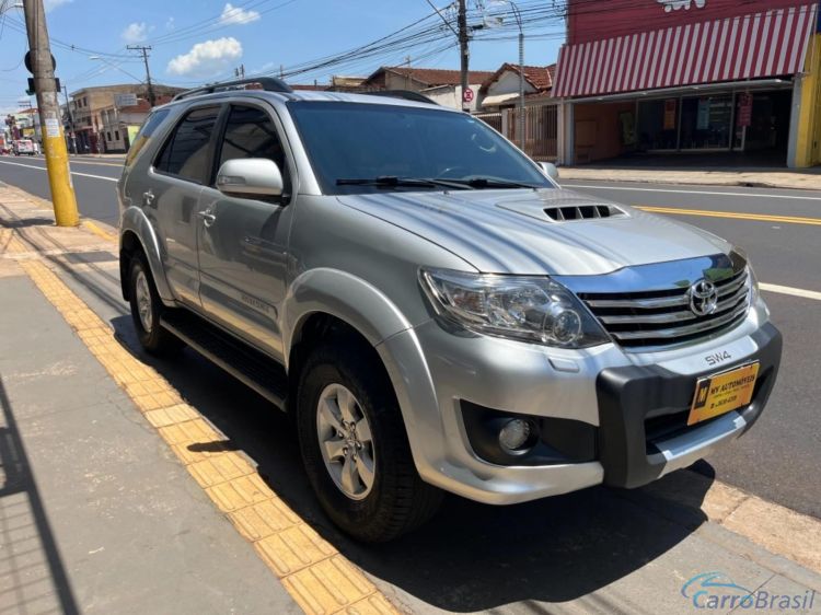 MV Automveis | Hilux 3.0 SRV 4X4 7 LUGARES 16V TURBO INTERCOOLER DIESEL 4P AUTOMTICO 11/12 - foto 2