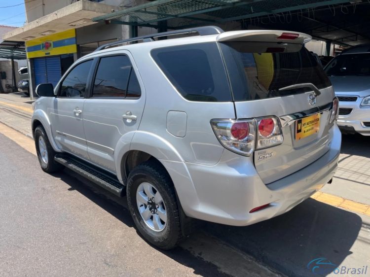 MV Automveis | Hilux 3.0 SRV 4X4 7 LUGARES 16V TURBO INTERCOOLER DIESEL 4P AUTOMTICO 11/12 - foto 3