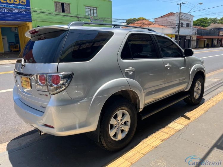 MV Automveis | Hilux 3.0 SRV 4X4 7 LUGARES 16V TURBO INTERCOOLER DIESEL 4P AUTOMTICO 11/12 - foto 4