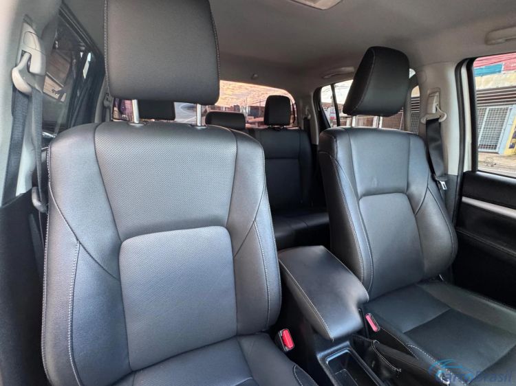MV Automveis | Hilux 2.8 D-4D TURBO DIESEL CD SRX LIMITED 4X4 AUTOMTICO 22/23 - foto 10