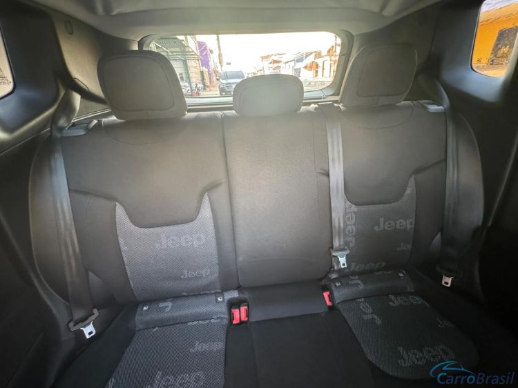 MV Automveis | Renegade 1.8 16V FLEX SPORT 4P AUTOMTICO 15/16 - foto 8