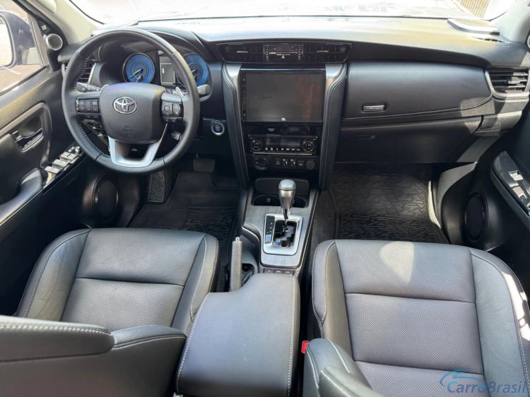 MV Automveis | Hilux 2.8 D-4D TURBO DIESEL SRX PLATINUM 7L 4X4 AUTOMTICO 24/24 - foto 7