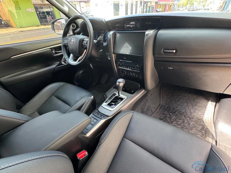 MV Automveis | Hilux 2.8 D-4D TURBO DIESEL SRX PLATINUM 7L 4X4 AUTOMTICO 24/24 - foto 9