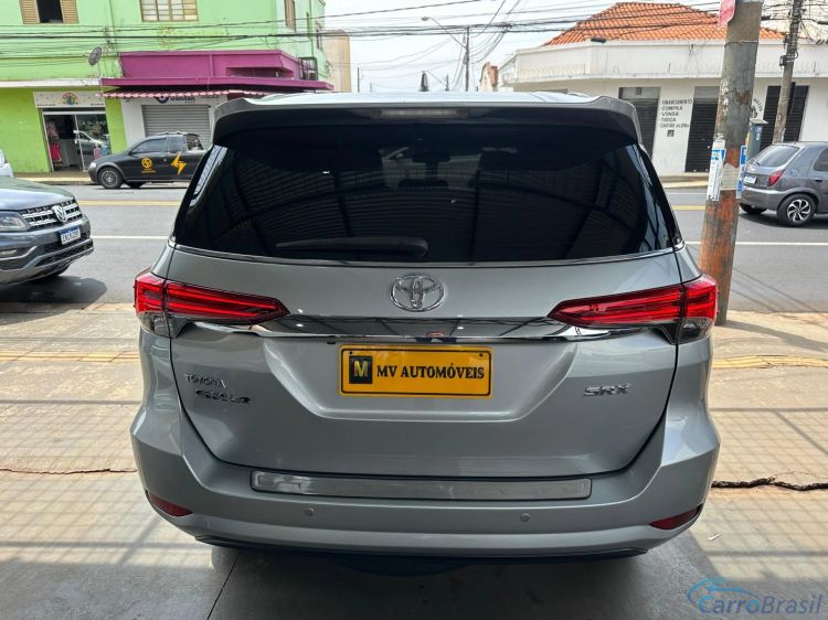 MV Automveis | Hilux 2.8 SRX 4X4 7 LUGARES 16V TURBO INTERCOOLER DIESEL 4P AUTOMTICO 17/17 - foto 6