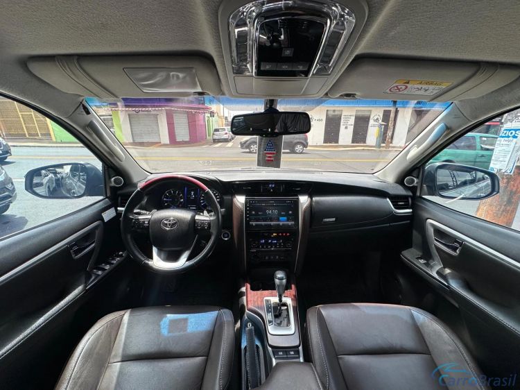 MV Automveis | Hilux 2.8 SRX 4X4 7 LUGARES 16V TURBO INTERCOOLER DIESEL 4P AUTOMTICO 17/17 - foto 7