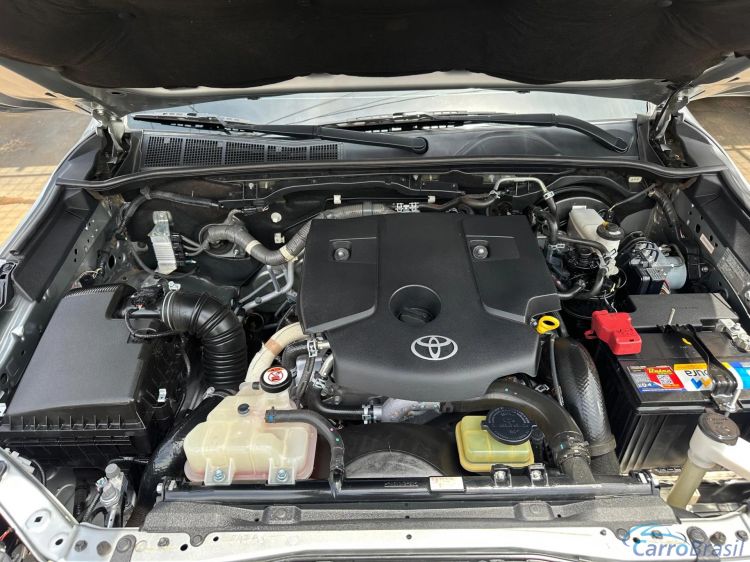 MV Automveis | Hilux 2.8 SRX 4X4 7 LUGARES 16V TURBO INTERCOOLER DIESEL 4P AUTOMTICO 17/17 - foto 9