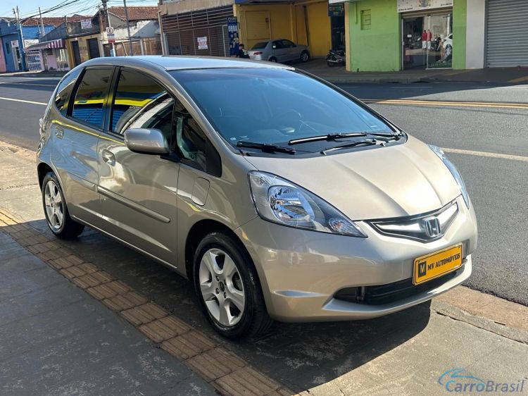 MV Automveis | Fit 1.4 LXL 16V FLEX 4P MANUAL 10/10 - foto 2