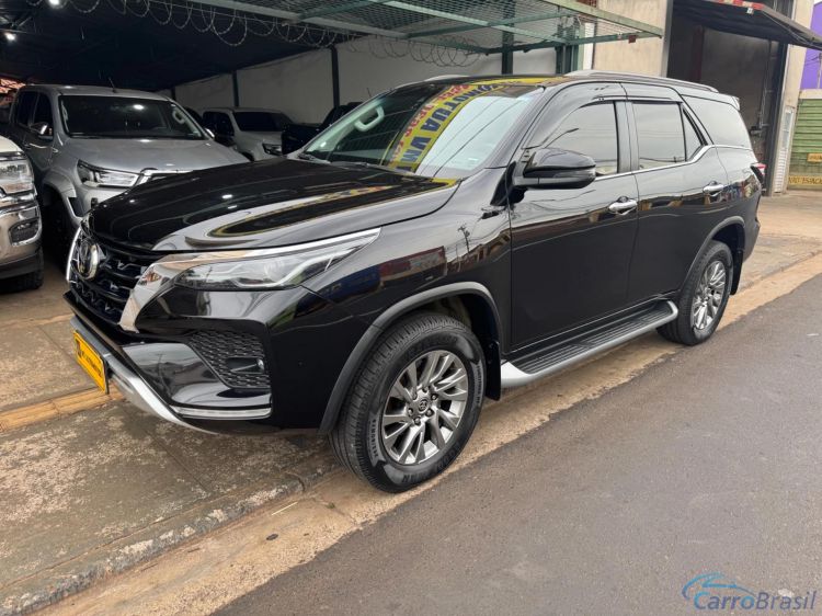 MV Automveis | Hilux 2.8 D-4D TURBO DIESEL SRX 7L 4X4 AUTOMTICO 21/21 - foto 1