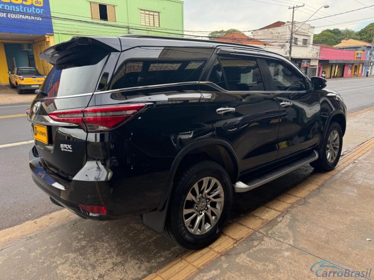 MV Automveis | Hilux 2.8 D-4D TURBO DIESEL SRX 7L 4X4 AUTOMTICO 21/21 - foto 4