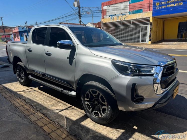 MV Automóveis | Hilux 2.8 D-4D TURBO DIESEL CD SRX 4X4 AUTOMÁTICO 23/24 - foto 2