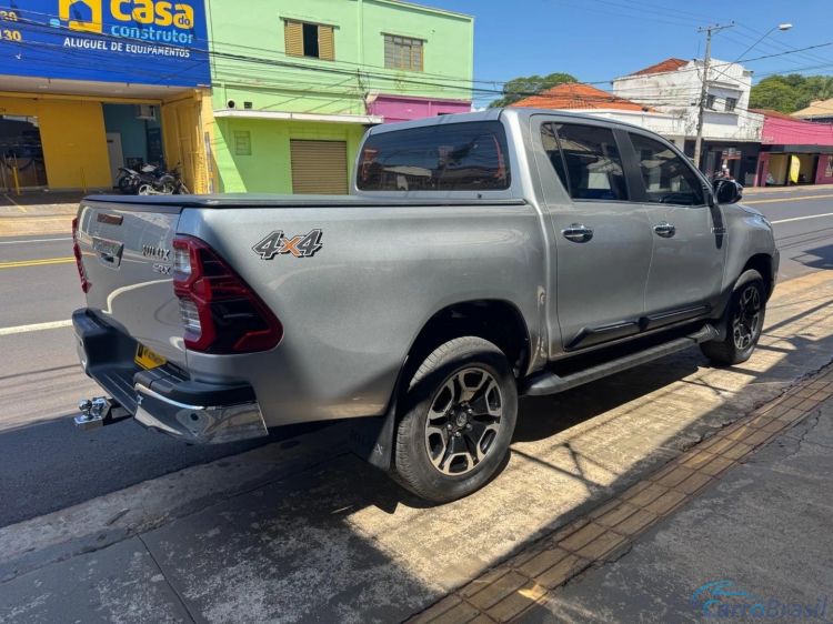 MV Automóveis | Hilux 2.8 D-4D TURBO DIESEL CD SRX 4X4 AUTOMÁTICO 23/24 - foto 3