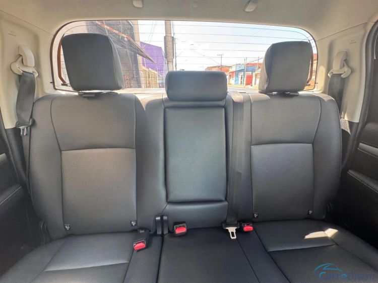 MV Automóveis | Hilux 2.8 D-4D TURBO DIESEL CD SRX 4X4 AUTOMÁTICO 23/24 - foto 8