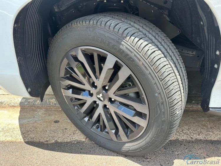 MV Automóveis | Pajero 2.4 16V MIVEC TURBO DIESEL LEGEND BLACK AWD AUTOMÁTICO 24/25 - foto 10