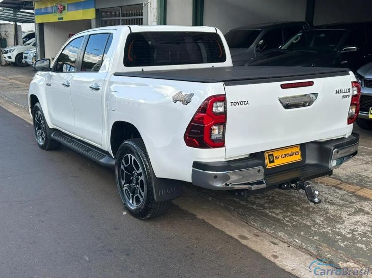 MV Automóveis | Hilux 2.8 D-4D TURBO DIESEL CD SRV 4X4 AUTOMÁTICO 24/25 - foto 3