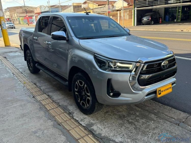 MV Automóveis | Hilux 2.8 D-4D TURBO DIESEL CD SRX LIMITED 4X4 AUTOMÁTICO 23/23 - foto 2