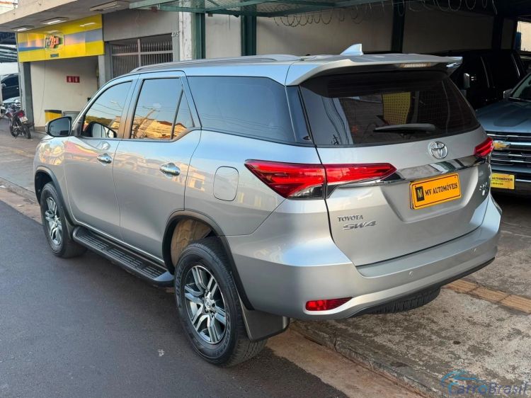MV Automóveis | Hilux 2.7 SRV 7 LUGARES 4X2 16V FLEX 4P AUTOMÁTICO 19/20 - foto 4