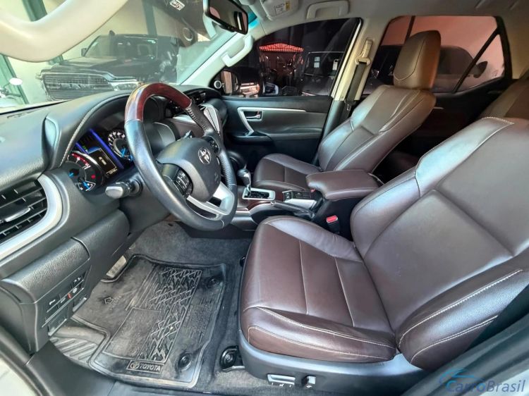 MV Automóveis | Hilux 2.7 SRV 7 LUGARES 4X2 16V FLEX 4P AUTOMÁTICO 19/20 - foto 8