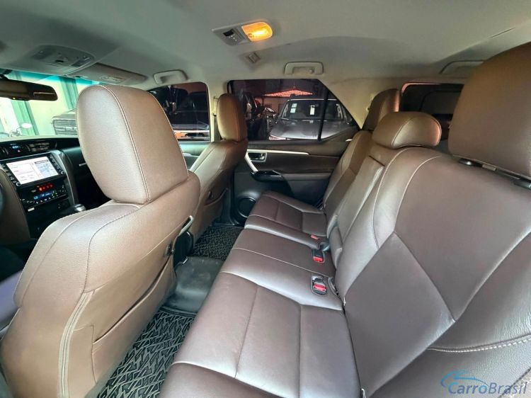 MV Automóveis | Hilux 2.7 SRV 7 LUGARES 4X2 16V FLEX 4P AUTOMÁTICO 19/20 - foto 9