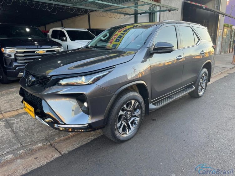 MV Automóveis | Hilux 2.8 D-4D TURBO DIESEL SRX PLATINUM 7L 4X4 AUTOMÁTICO 24/25 - foto 1