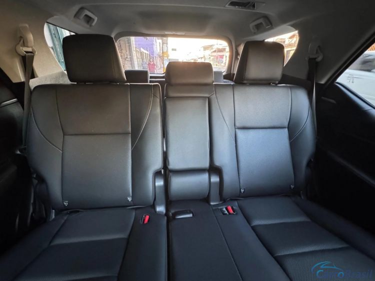 MV Automóveis | Hilux 2.8 D-4D TURBO DIESEL SRX PLATINUM 7L 4X4 AUTOMÁTICO 24/25 - foto 8