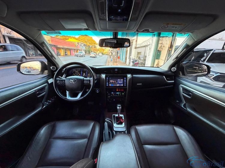 MV Automóveis | Hilux 2.8 SRX 4X4 16V TURBO INTERCOOLER DIESEL 4P AUTOMÁTICO 18/19 - foto 7
