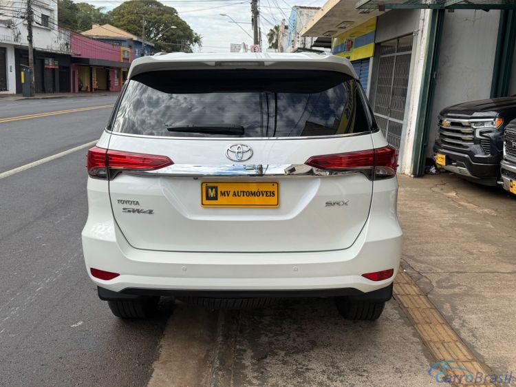 MV Automóveis | Hilux 2.8 SRX 4X4 7 LUGARES 16V TURBO INTERCOOLER DIESEL 4P AUTOMÁTICO 17/18 - foto 6