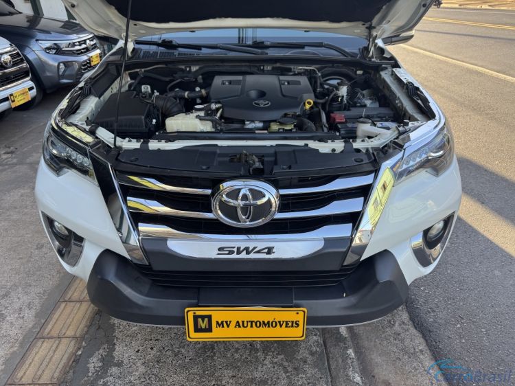 MV Automóveis | Hilux 2.8 SRX 4X4 16V TURBO INTERCOOLER DIESEL 4P AUTOMÁTICO 17/17 - foto 10