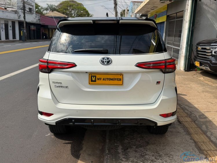 MV Automóveis | Hilux 2.8 D-4D TURBO DIESEL GR-S 7L 4X4 AUTOMÁTICO 22/22 - foto 6