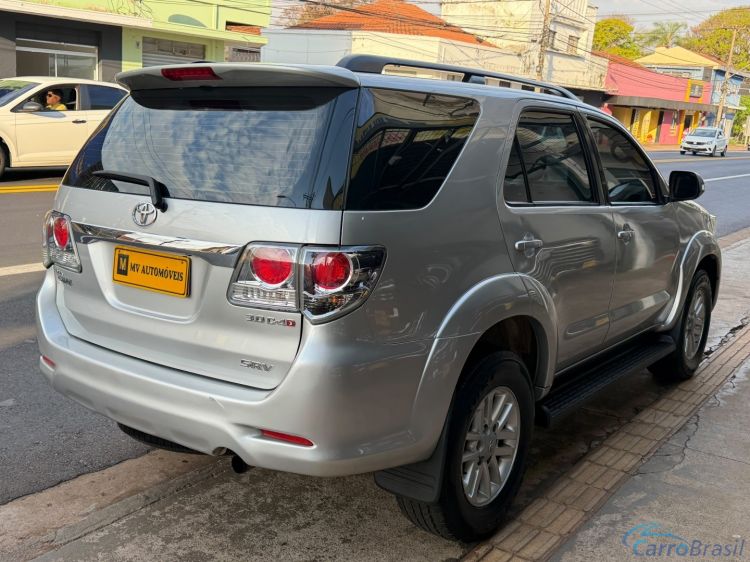 MV Automóveis | Hilux 3.0 SRV 4X4 7 LUGARES 16V TURBO INTERCOOLER DIESEL 4P AUTOMÁTICO 13/13 - foto 4