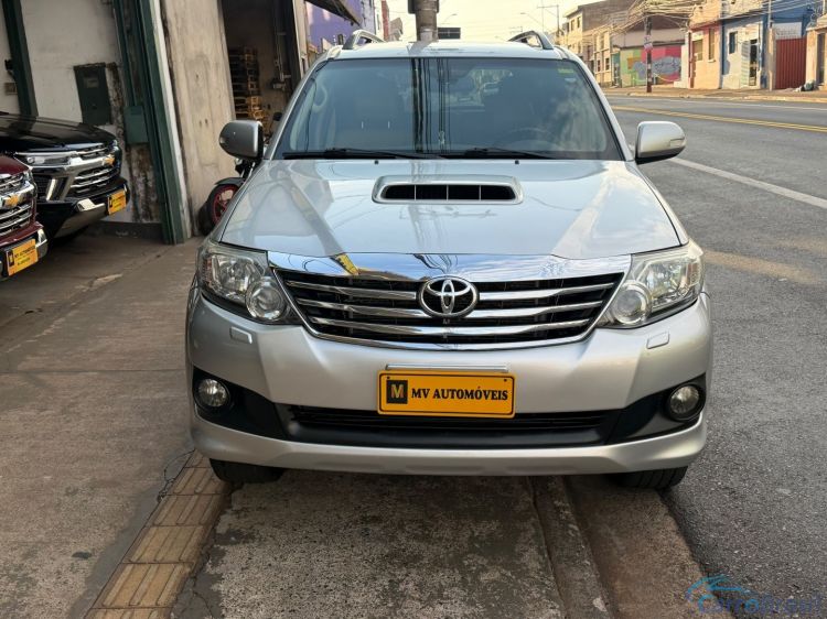 MV Automóveis | Hilux 3.0 SRV 4X4 7 LUGARES 16V TURBO INTERCOOLER DIESEL 4P AUTOMÁTICO 13/13 - foto 5