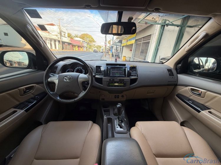 MV Automóveis | Hilux 3.0 SRV 4X4 7 LUGARES 16V TURBO INTERCOOLER DIESEL 4P AUTOMÁTICO 13/13 - foto 7