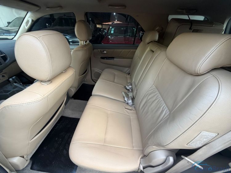 MV Automóveis | Hilux 3.0 SRV 4X4 7 LUGARES 16V TURBO INTERCOOLER DIESEL 4P AUTOMÁTICO 13/13 - foto 9