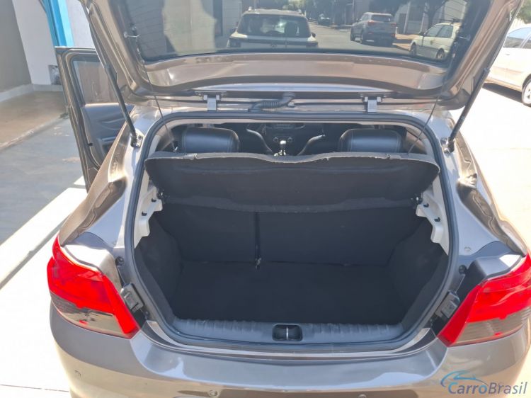 Unicar Veculos | Onix 1.4 MPFI LTZ 8V FLEX 4P MANUAL 13/14 - foto 5