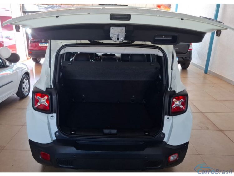 Unicar Veículos | Renegade 1.8 16V FLEX LONGITUDE 4P AUTOMÁTICO 15/16 - foto 8
