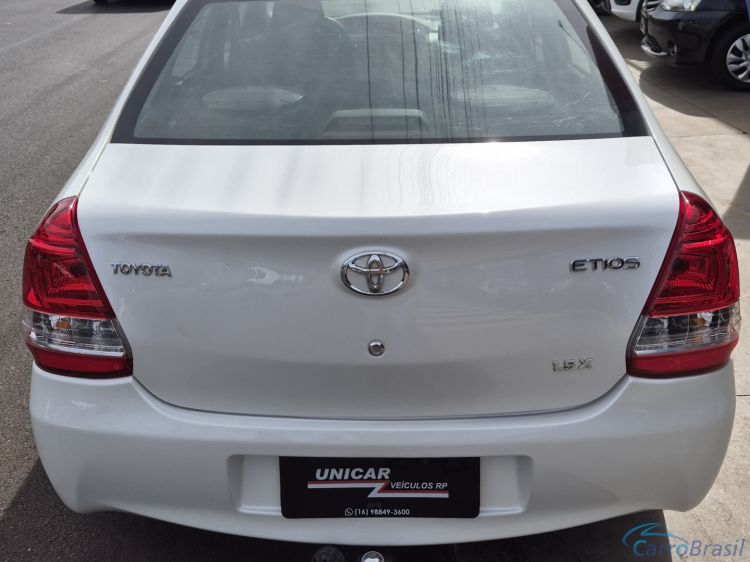 Unicar Veículos | Etios 1.5 X SEDAN 16V FLEX 4P MANUAL 15/15 - foto 4