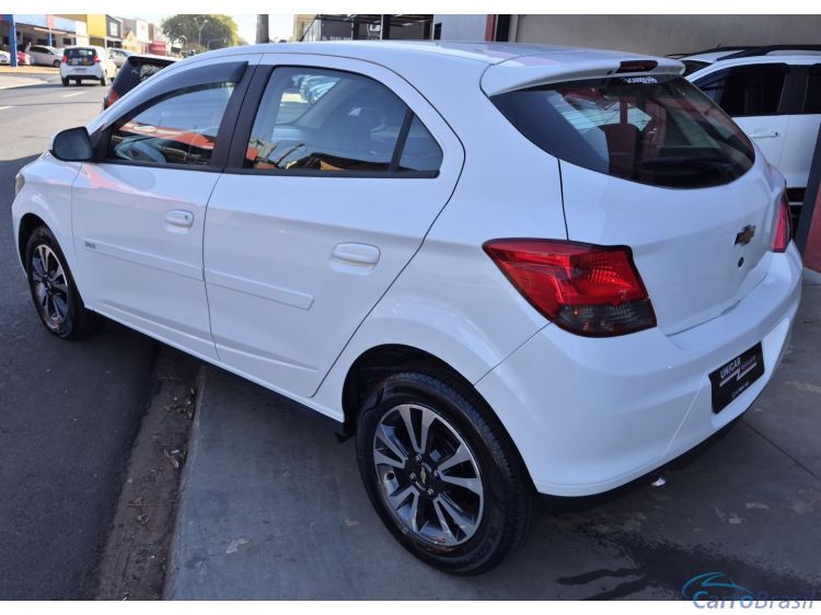Unicar Veículos | Onix 1.4 MPFI LTZ 8V FLEX 4P AUTOMÁTICO 15/16 - foto 5