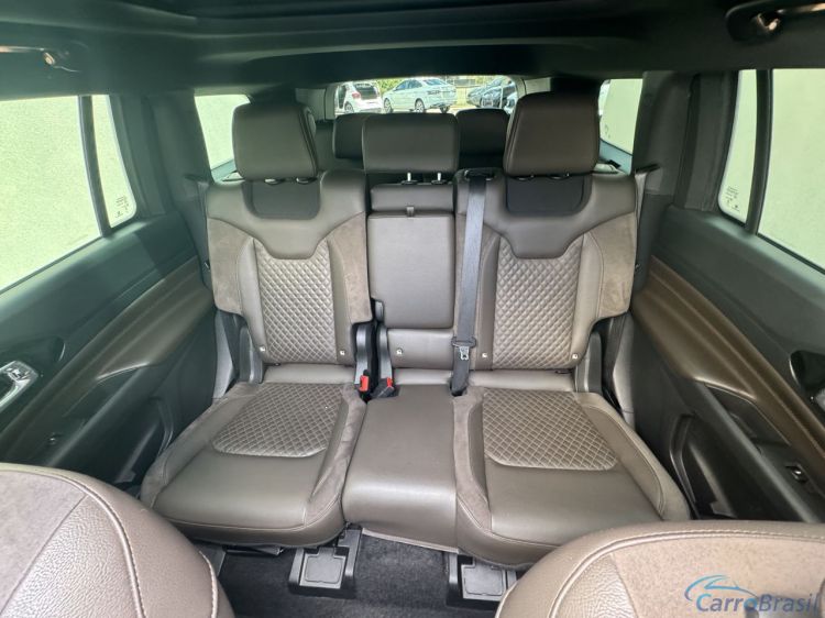 Beneto Veculos | Commander Overland T270 1.3 TB Flex Aut. 23/23 - foto 9