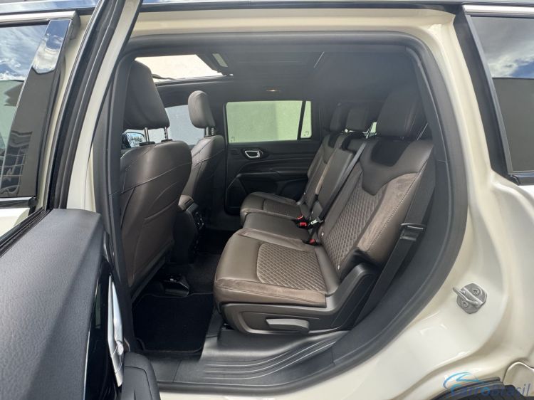 Beneto Veculos | Commander Overland T270 1.3 TB Flex Aut. 23/23 - foto 10