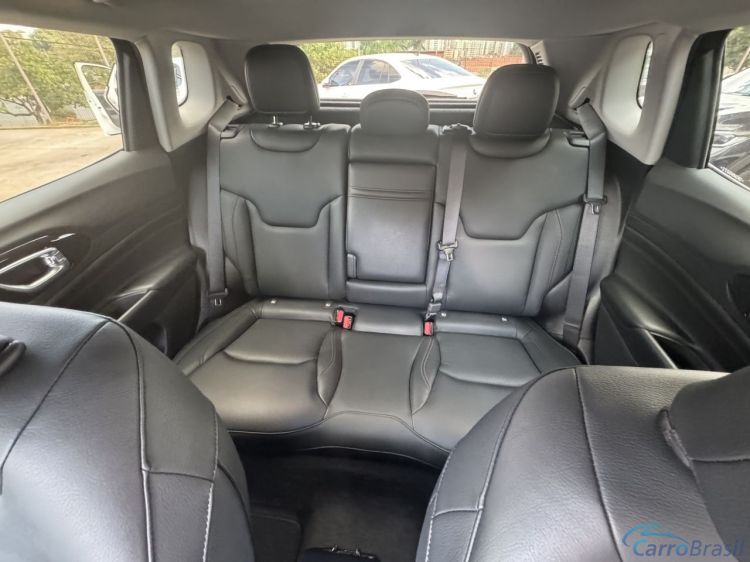 Beneto Veculos | Compass LIMITED T270 1.3 TB 4x2 Flex Aut 24/25 - foto 8