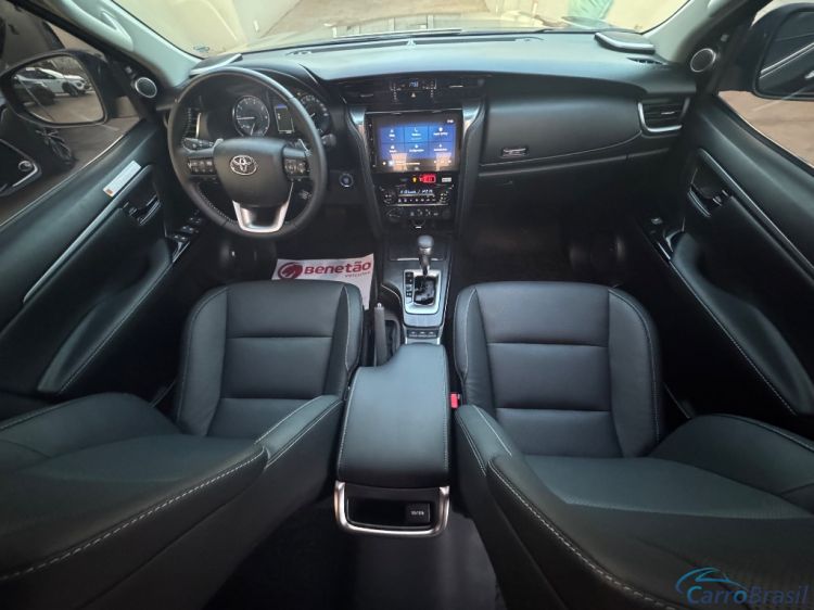 Beneto Veculos | Hilux SW4 SRX Plat. 4x4 2.8 TB Die. Aut. 25/25 - foto 7