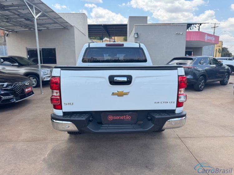 Beneto Veculos | S-10 Pick-Up LTZ 2.8 TDI 4x4 CD Dies.Aut 20/21 - foto 4
